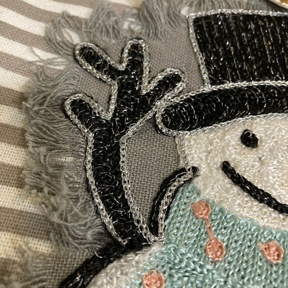 NWT Cynthia ROWLEY SNOWMAN SET OF 2 GRAY STRIPED KITCHEN TOWELS - Picture 4 of 9